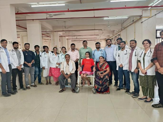 19 year old girl fought against health issues on ventilator for 75 days, the efforts of medical doctors were successful | ७५ दिवस तिची व्हेंटिलेटरवर काळाशी झुंज, मेडिकलच्या डॉक्टरांच्या प्रयत्नाना यश 19 year old girl fought against health issues on ventilator for 75 days, the efforts of medical doctors were successful | ७५ दिवस तिची व्हेंटिलेटरवर काळाशी झुंज, मेडिकलच्या डॉक्टरांच्या प्रयत्नाना यश