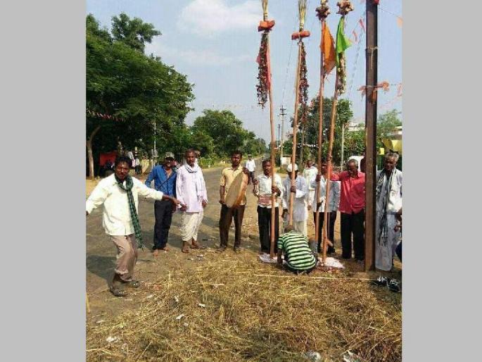 Five thousand villages in Vidarbha ready for dhal puja on the occasion of diwali | विदर्भातील ५ हजार गावे ढाल पूजनासाठी सज्ज; गोवारी बांधवांची परंपरा आजही कायम Five thousand villages in Vidarbha ready for dhal puja on the occasion of diwali | विदर्भातील ५ हजार गावे ढाल पूजनासाठी सज्ज; गोवारी बांधवांची परंपरा आजही कायम