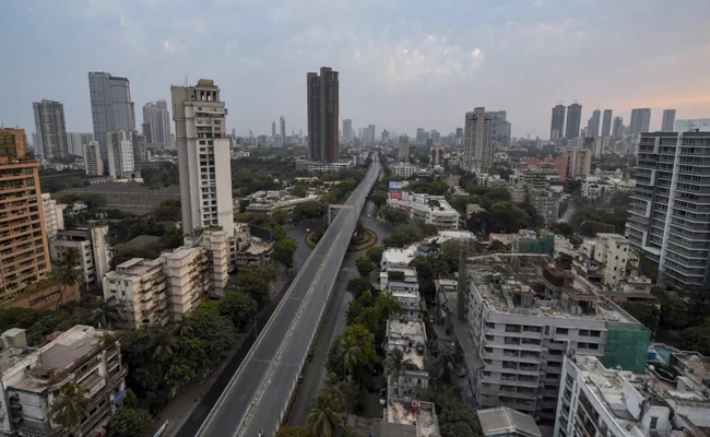 Three thousand 772 sealed buildings increased in Mumbai in three weeks | मुंबईत तीन आठवड्यांत वाढल्या तीन हजार ७७२ सील इमारती Three thousand 772 sealed buildings increased in Mumbai in three weeks | मुंबईत तीन आठवड्यांत वाढल्या तीन हजार ७७२ सील इमारती