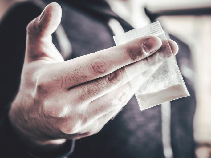 Sale of quite 'MD' in grocery stores; Drugs worth 4 crore 50 lakh 70 thousand seized | किराणा दुकानात चक्क ‘एमडी’ची विक्री; ४ कोटी ५० लाख ७० हजारांचे ड्रग्ज जप्त Sale of quite 'MD' in grocery stores; Drugs worth 4 crore 50 lakh 70 thousand seized | किराणा दुकानात चक्क ‘एमडी’ची विक्री; ४ कोटी ५० लाख ७० हजारांचे ड्रग्ज जप्त