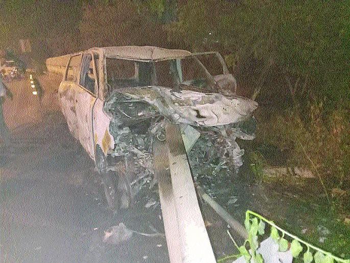 Accident on Palm Beach Road; One killed, two wounded | पाम बीच रोडवर भीषण अपघात; एक ठार, दोन जखमी Accident on Palm Beach Road; One killed, two wounded | पाम बीच रोडवर भीषण अपघात; एक ठार, दोन जखमी