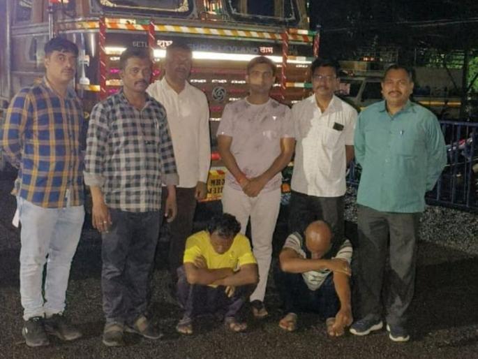 500 pieces of ration rice going to black market were caught in Khamgaon | खामगावात काळ्या बाजारात जाणारा रेशनचा ५०० कट्टे तांदूळ पकडला 500 pieces of ration rice going to black market were caught in Khamgaon | खामगावात काळ्या बाजारात जाणारा रेशनचा ५०० कट्टे तांदूळ पकडला