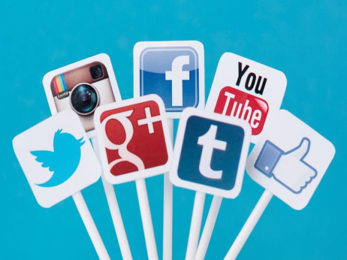 on children's day youngsters became nostalgic | बालदिनी तरुणाई रमली बालपणात on children's day youngsters became nostalgic | बालदिनी तरुणाई रमली बालपणात