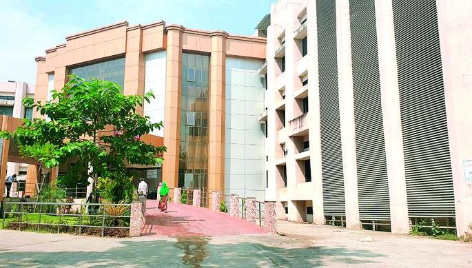 Medical's Kovid Hospital Adarsh: Medical Education Minister Deshmukh tweeted | मेडिकलचे कोविड हॉस्पिटल आदर्श : वैद्यकीय शिक्षणमंत्री देशमुख यांनी केले ट्विट