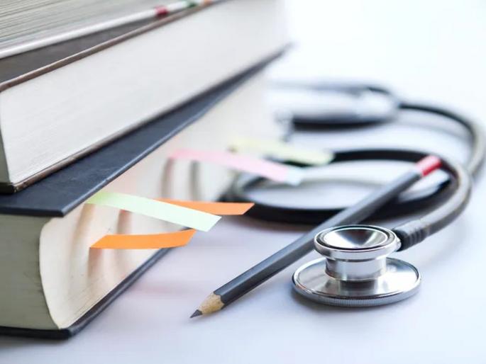 Palghar college moves High Court to allow children from other states to take admission in MBBS | परराज्यातील मुलांना एमबीबीएसला प्रवेश घेण्याची मुभा द्या, पालघरच्या कॉलेजने घेतली उच्च न्यायालयात धाव Palghar college moves High Court to allow children from other states to take admission in MBBS | परराज्यातील मुलांना एमबीबीएसला प्रवेश घेण्याची मुभा द्या, पालघरच्या कॉलेजने घेतली उच्च न्यायालयात धाव