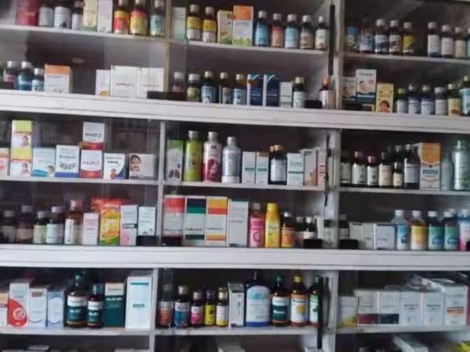 Thieves target medical facilities; 8 medical facilities broken into in one night, incident in Shirur taluka | चोरट्यांचे टार्गेट चक्क मेडिकल; एका रात्रीत फोडले ८ मेडिकल, शिरूर तालुक्यातील घटना Thieves target medical facilities; 8 medical facilities broken into in one night, incident in Shirur taluka | चोरट्यांचे टार्गेट चक्क मेडिकल; एका रात्रीत फोडले ८ मेडिकल, शिरूर तालुक्यातील घटना