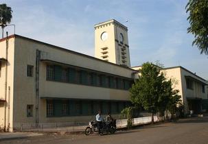 OPD fee of Rs. 20 for Nagpur Medical: Poor patients affected | नागपूरच्या मेडिकलचे ओपीडीचे शुल्क २० रुपये : गरीब रुग्णांच्या खिशाला खार OPD fee of Rs. 20 for Nagpur Medical: Poor patients affected | नागपूरच्या मेडिकलचे ओपीडीचे शुल्क २० रुपये : गरीब रुग्णांच्या खिशाला खार