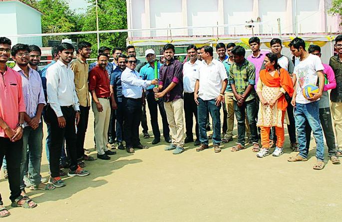 Field games for physical and mental health need: Sajal Mitra | शारीरिक व मानसिक आरोग्यासाठी मैदानी खेळ गरजेचे :सजल मित्रा