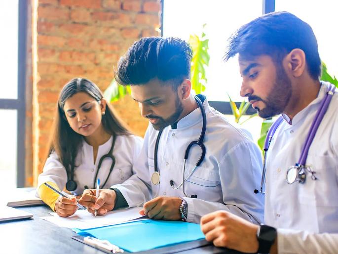 MBBS Study News: The path to practice medicine doctor's directly in India after studying abroad will be easier; NMC is bringing new rules... | परदेशात डॉक्टरी शिकून थेट भारतात प्रॅक्टीस करण्याचा मार्ग सोपा होणार; एनएमसी आणतेय नवे नियम... MBBS Study News: The path to practice medicine doctor's directly in India after studying abroad will be easier; NMC is bringing new rules... | परदेशात डॉक्टरी शिकून थेट भारतात प्रॅक्टीस करण्याचा मार्ग सोपा होणार; एनएमसी आणतेय नवे नियम...