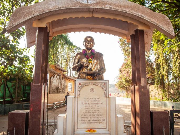 mumbai police arrested man who spraying red paint and desecration of late meenatai balasaheb thackeray statue in dadar | मीनाताई ठाकरेंच्या पुतळ्यावर लाल रंग टाकणारा अटकेत; कृत्याची कबुली, केले धक्कादायक खुलासे