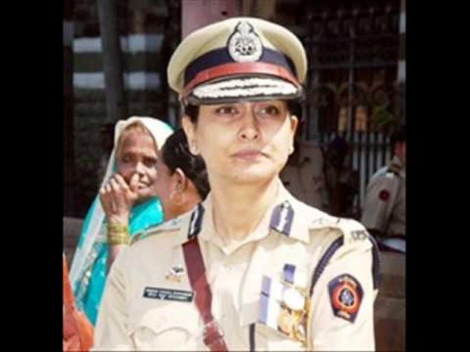 No officer no employee in the police department who dont ask for money says former officer Meera Borwankar | माझा माणूस पोलीस दलात त्या पदी आला पाहिजे हे प्रत्येक राजकीय पक्षानं केलं : मीरा बोरवणकर No officer no employee in the police department who dont ask for money says former officer Meera Borwankar | माझा माणूस पोलीस दलात त्या पदी आला पाहिजे हे प्रत्येक राजकीय पक्षानं केलं : मीरा बोरवणकर