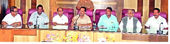 We do not need authority for 42 villages: Guardian Minister demands meeting for eight days | आम्हाला प्राधिकरण नको ४२ गावांची भूमिका : पालकमंत्र्यांनी बैठक घेण्याची मागणी We do not need authority for 42 villages: Guardian Minister demands meeting for eight days | आम्हाला प्राधिकरण नको ४२ गावांची भूमिका : पालकमंत्र्यांनी बैठक घेण्याची मागणी