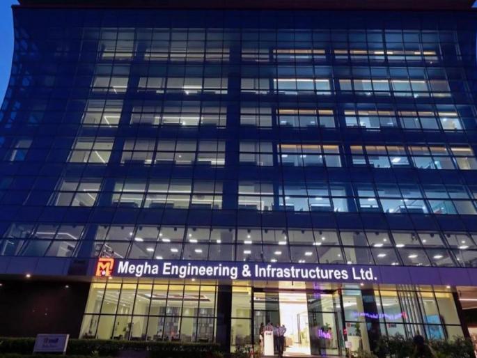 174 crore bill, 78 lakh bribe CBI files a case against Megha Engineering, which provides crores of funds to parties | १७४ कोटींचे बिल, ७८ लाख लाच; पक्षांना कोट्यवधींचा निधी देणाऱ्या मेघा इंजिनीअरिंगविरुद्ध CBIकडून गुन्हा दाखल 174 crore bill, 78 lakh bribe CBI files a case against Megha Engineering, which provides crores of funds to parties | १७४ कोटींचे बिल, ७८ लाख लाच; पक्षांना कोट्यवधींचा निधी देणाऱ्या मेघा इंजिनीअरिंगविरुद्ध CBIकडून गुन्हा दाखल