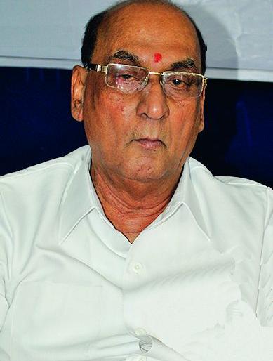 BJP may be in trouble due to Datta Meghe | मेघेंचा अट्टाहास ठरू शकतो भाजपसाठी अडचणीचा BJP may be in trouble due to Datta Meghe | मेघेंचा अट्टाहास ठरू शकतो भाजपसाठी अडचणीचा