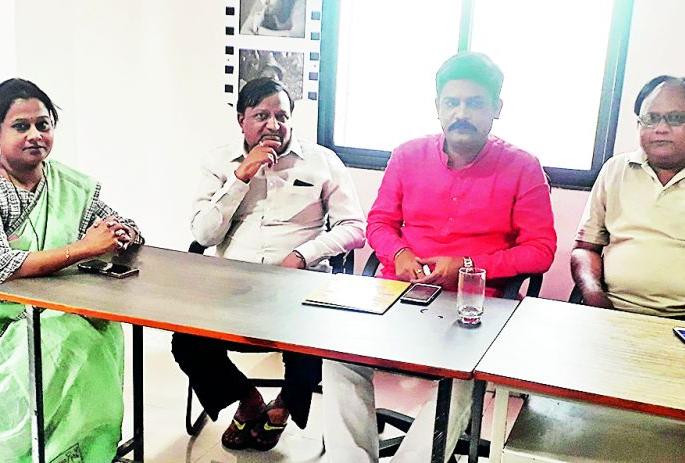 Government does not listen to Marathi Film Corporation: President Rajbhosale | सरकार मराठी चित्रपट महामंडळाचे ऐकत नाही : अध्यक्ष राजेभोसले यांची खंत