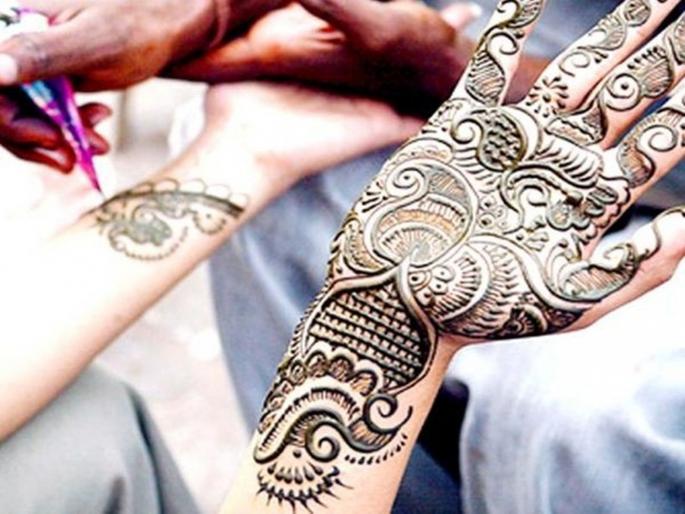 Raksha Bandhan 2019 special contaminated mehndi may give you severe disease its harmful to skin | Raksha Bandhan 2019 : बाजारातील स्टॉल्सवर जाऊन मेहंदी लावताय?; 'या' गंभीर आजारांचा होऊ शकतो धोका! Raksha Bandhan 2019 special contaminated mehndi may give you severe disease its harmful to skin | Raksha Bandhan 2019 : बाजारातील स्टॉल्सवर जाऊन मेहंदी लावताय?; 'या' गंभीर आजारांचा होऊ शकतो धोका!