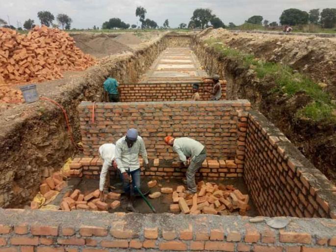 Corruption in the construction of Nimkhed | निमखेड येथील बांधकामात भ्रष्टाचार Corruption in the construction of Nimkhed | निमखेड येथील बांधकामात भ्रष्टाचार