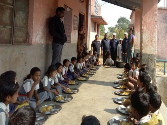Melghat's first time for the first time; Officer, employee deedakhal | मेळघाटाने पहिल्यांदाच अनुभवली कामकाजाची अचूक वेळ; अधिकारी, कर्मचारी डेरेदाखल 