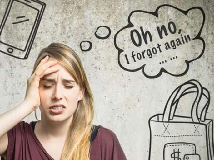 Due to mobile, forgetfulness is reaching fifty; Habits are the cause along with eating and drinking | मोबाइलमुळे पन्नाशीतच गाठतोय विसरभोळेपणा; खाण्यापिण्यासोबत सवयी ठरताहेत कारणीभूत Due to mobile, forgetfulness is reaching fifty; Habits are the cause along with eating and drinking | मोबाइलमुळे पन्नाशीतच गाठतोय विसरभोळेपणा; खाण्यापिण्यासोबत सवयी ठरताहेत कारणीभूत