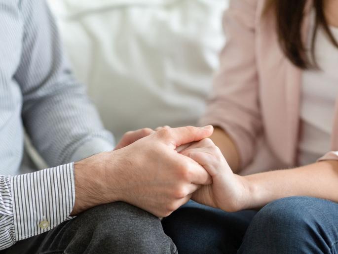 Girlfriend who going for Canada with her husband ran away with her boyfriend both were taken into custody from Akola | पतीसह कॅनडाला निघालेली प्रेयसी प्रियकरासह पळाली; दोघांनाही अकोल्यातून घेतले ताब्यात