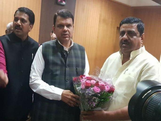 Former loyalist Madondo's former loyalist corporator, BJP | माजी आमदार मेंडोन्सा यांचे निष्ठावंत माजी नगरसेवक भाजपात