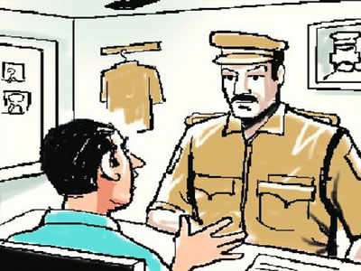 Men's persecution also increases | पुरूषांच्या छळाचे प्रमाणही वाढतेच Men's persecution also increases | पुरूषांच्या छळाचे प्रमाणही वाढतेच