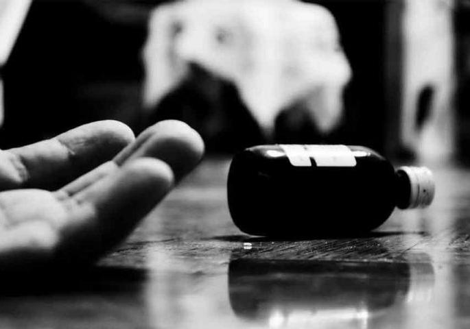 Mental patient Suicide by taking poison in Nagpur | नागपुरात मनोरुग्णाची विष घेऊन आत्महत्या Mental patient Suicide by taking poison in Nagpur | नागपुरात मनोरुग्णाची विष घेऊन आत्महत्या