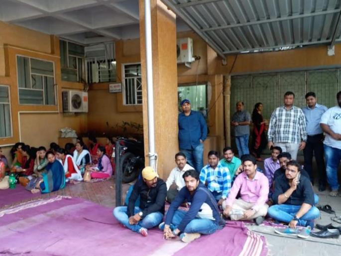 Agent protestors notice to computer operators | आंदोलक संगणक चालकांना प्रशासनाची नोटीस Agent protestors notice to computer operators | आंदोलक संगणक चालकांना प्रशासनाची नोटीस