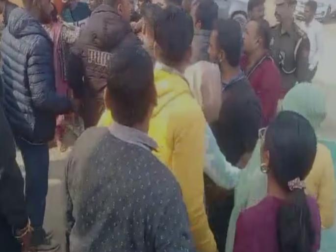 Meerut Stampede News: Stampede at renowned storyteller Pradeep Mishra's program, many injured | प्रख्यात कथावाचक प्रदीप मिश्रा यांच्या कार्यक्रमात चेंगराचेंगरी, अनेकजण जखमी   Meerut Stampede News: Stampede at renowned storyteller Pradeep Mishra's program, many injured | प्रख्यात कथावाचक प्रदीप मिश्रा यांच्या कार्यक्रमात चेंगराचेंगरी, अनेकजण जखमी