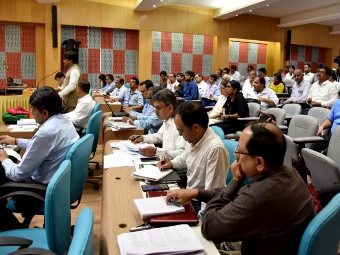 Nashikar protests against power tariff | वीज दरवाढीला नाशिककर ग्राहकांचा कडाडून विरोध 