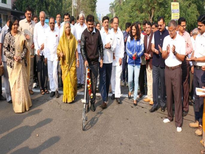 Launch of the runner-up route of the tenth state-level Nashik MVP marathon tournament | दहाव्या राज्यस्तरीय नाशिक मविप्र मॅरेथान स्पर्धेचा धावन मार्गमापनाचा शुभारंभ Launch of the runner-up route of the tenth state-level Nashik MVP marathon tournament | दहाव्या राज्यस्तरीय नाशिक मविप्र मॅरेथान स्पर्धेचा धावन मार्गमापनाचा शुभारंभ