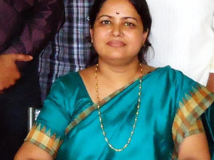 Dr. Jyotsna Meshram suicide; The department head's suicidal step through the 'chemistry' of loneliness? | डॉ. ज्योत्स्ना मेश्राम आत्महत्या; एकटेपणाच्या ‘केमेस्ट्री’तून विभागप्रमुखांचे आत्मघातकी पाऊल? Dr. Jyotsna Meshram suicide; The department head's suicidal step through the 'chemistry' of loneliness? | डॉ. ज्योत्स्ना मेश्राम आत्महत्या; एकटेपणाच्या ‘केमेस्ट्री’तून विभागप्रमुखांचे आत्मघातकी पाऊल?