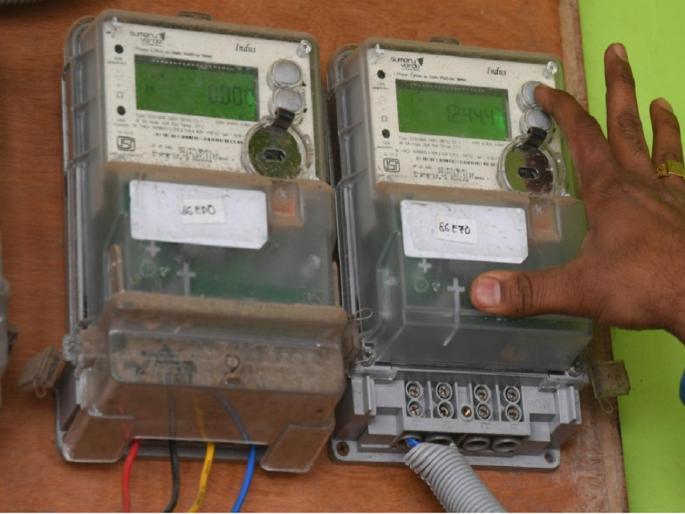 MSEDCL's 'shock' to contractors who take wrong meter readings; six agencies suspended | चुकीचे मीटर रीडिंग घेणाऱ्या कंत्राटदारांना महावितरणचा ‘शाॅक’;राज्यातील ६ एजन्सी बडतर्फ MSEDCL's 'shock' to contractors who take wrong meter readings; six agencies suspended | चुकीचे मीटर रीडिंग घेणाऱ्या कंत्राटदारांना महावितरणचा ‘शाॅक’;राज्यातील ६ एजन्सी बडतर्फ