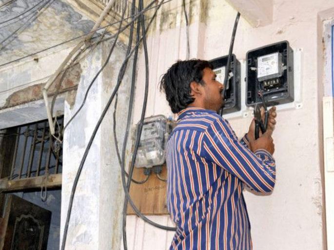 near 3 14 lakh new power connection in 3 months of corona situation | कोरोनाच्या ३ महिन्यांत ३.१४ लाखांवर नवीन वीज जोडण्या near 3 14 lakh new power connection in 3 months of corona situation | कोरोनाच्या ३ महिन्यांत ३.१४ लाखांवर नवीन वीज जोडण्या