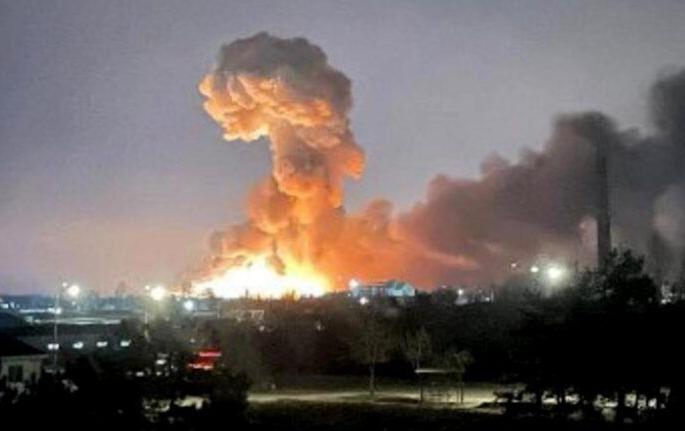 The fear of death, yet the ‘Indian Spirit’ alive; 'Aerospace Scientist' from Ukraine's capital | क्षणोक्षणी मृत्यूचे भय, तरीदेखील ‘इंडियन स्पिरीट’ जिवंत; युक्रेनच्या राजधानीतून ‘एरोस्पेस सायंटिस्ट’चा ‘आंखो देखा हाल’ The fear of death, yet the ‘Indian Spirit’ alive; 'Aerospace Scientist' from Ukraine's capital | क्षणोक्षणी मृत्यूचे भय, तरीदेखील ‘इंडियन स्पिरीट’ जिवंत; युक्रेनच्या राजधानीतून ‘एरोस्पेस सायंटिस्ट’चा ‘आंखो देखा हाल’