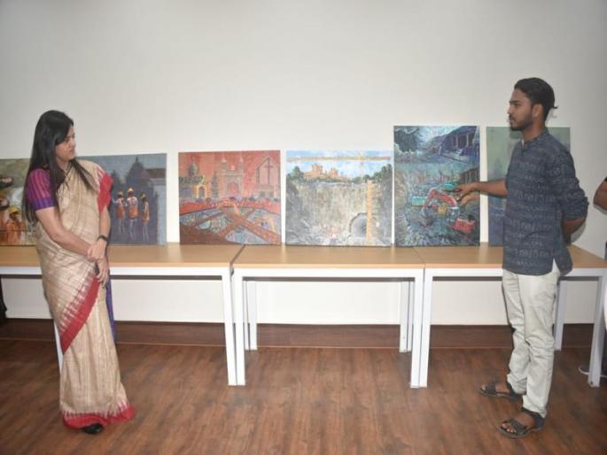 Mumbai Metro 3 work Pictures By JJ School of Arts students | मुंबई मेट्रो 3च्या कामकाजाचा आढावा दर्शवणारी चित्रं, जे.जे. स्कूल ऑफ आर्ट्सच्या विद्यार्थ्यांची मेहनत Mumbai Metro 3 work Pictures By JJ School of Arts students | मुंबई मेट्रो 3च्या कामकाजाचा आढावा दर्शवणारी चित्रं, जे.जे. स्कूल ऑफ आर्ट्सच्या विद्यार्थ्यांची मेहनत