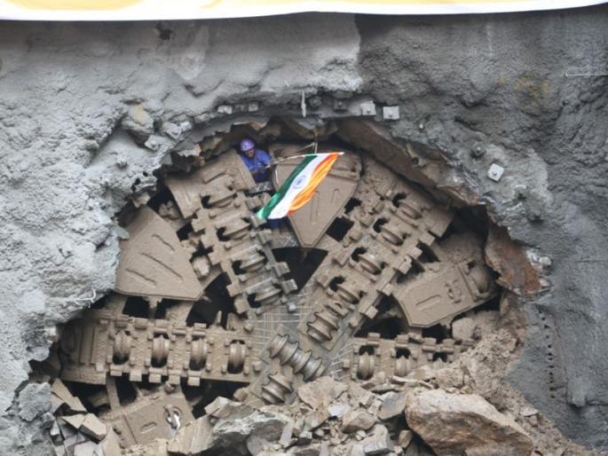 Completing the second phase of land acquisition at the Colaba-Bandra-Seepz Metro 3 Margica, Seepz Metro Station | कुलाबा-वांद्रे-सीप्झ मेट्रो ३ मार्गिका, सीप्झ मेट्रो स्थानकावर भुयारीकरणाचा दुसरा टप्पा संपन्न Completing the second phase of land acquisition at the Colaba-Bandra-Seepz Metro 3 Margica, Seepz Metro Station | कुलाबा-वांद्रे-सीप्झ मेट्रो ३ मार्गिका, सीप्झ मेट्रो स्थानकावर भुयारीकरणाचा दुसरा टप्पा संपन्न