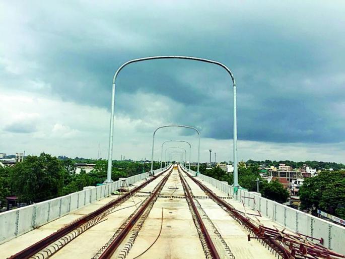Start of work of rolling out of Nagpur's Hingana Metro route | नागपूरनजीकच्या हिंगणा मेट्रो मार्गावर रुळ बसविण्याच्या कार्याला प्रारंभ Start of work of rolling out of Nagpur's Hingana Metro route | नागपूरनजीकच्या हिंगणा मेट्रो मार्गावर रुळ बसविण्याच्या कार्याला प्रारंभ