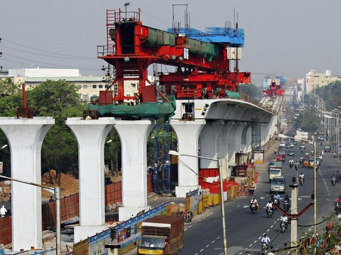Women and six employees were injured during the work of Nagpur Metro | नागपूर मेट्रोच्या कामादरम्यान महिला व सहा कर्मचारी जखमी Women and six employees were injured during the work of Nagpur Metro | नागपूर मेट्रोच्या कामादरम्यान महिला व सहा कर्मचारी जखमी