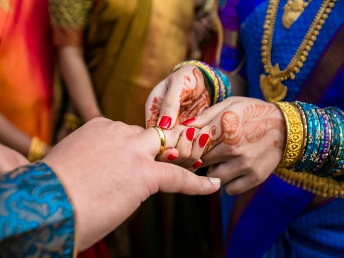 Business, bungalow and 20 acre farmhouse; The girl gave an advertisement 'want a husband like this' | व्यवसाय, बंगला अन् २० एकर फार्महाऊस; मुलीनं दिली जाहिरात 'अस्सा नवरा हवा' Business, bungalow and 20 acre farmhouse; The girl gave an advertisement 'want a husband like this' | व्यवसाय, बंगला अन् २० एकर फार्महाऊस; मुलीनं दिली जाहिरात 'अस्सा नवरा हवा'