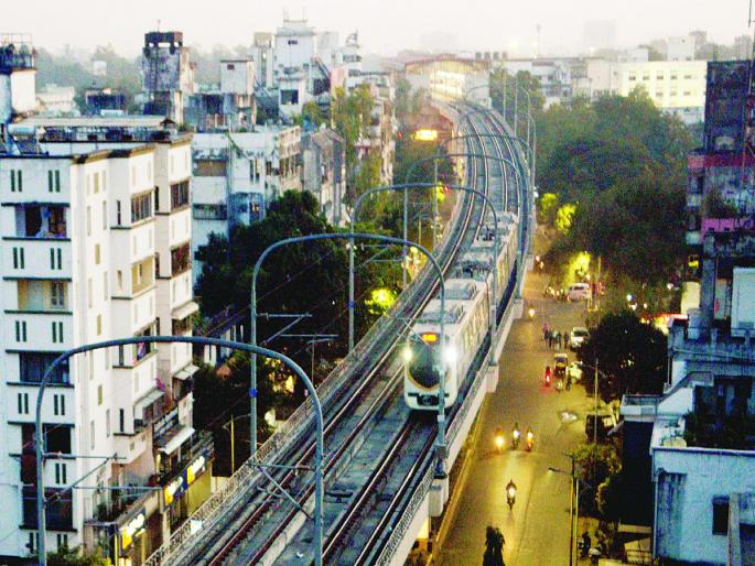 Passenger number of 'Metro' at 1.10 lakh; Kampti Marg, Central Avenue's positive 'Effect' | मेट्रोची प्रवासी संख्या पोहोचली १.१० लाखावर; कामठी मार्ग, सेंट्रल एव्हेन्यू ‘इफेक्ट’ Passenger number of 'Metro' at 1.10 lakh; Kampti Marg, Central Avenue's positive 'Effect' | मेट्रोची प्रवासी संख्या पोहोचली १.१० लाखावर; कामठी मार्ग, सेंट्रल एव्हेन्यू ‘इफेक्ट’