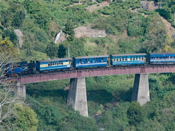 Not worth the money! The whole railway was booked for the honeymoon | हौसेला नसते मोल! हनिमूनसाठी गड्यानं अख्खी रेल्वेच बुक केली