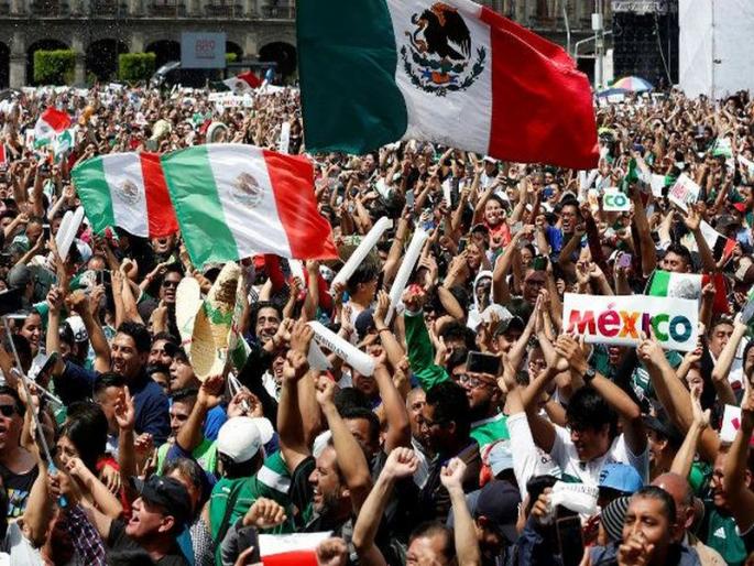 Fifa World Cup 2018: World Cup fans in Mexico City celebrating a goal set off earthquake sensors | Fifa World Cup 2018: जगात पहिल्यांदाच झाला 'असा' भूकंप; सुखद धक्क्याने जमीन 'हादरली' Fifa World Cup 2018: World Cup fans in Mexico City celebrating a goal set off earthquake sensors | Fifa World Cup 2018: जगात पहिल्यांदाच झाला 'असा' भूकंप; सुखद धक्क्याने जमीन 'हादरली'