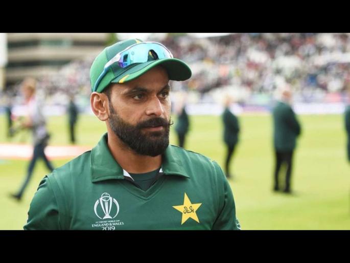 Mohammad Hafeez ‘Covid-19 positive’ again as per PCB facilitated re-test - Report | पाकिस्तानात चाललंय काय? मोहम्मद हाफिजचा कोरोना रिपोर्ट 72 तासांत पॉझिटिव्ह-निगेटिव्ह-पॉझिटिव्ह