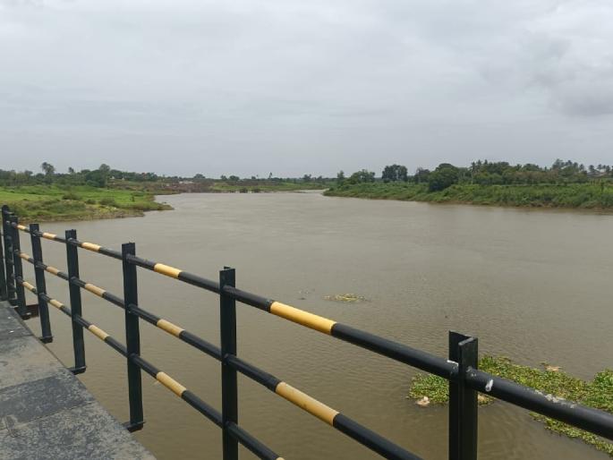 Work on construction of a new one TMC barrage near the Mhaisal Lift Irrigation Scheme is underway at full speed in sangli | Sangli: म्हैसाळ येथील बॅरेजमुळे शेतकऱ्यांचे संकट गहिरे, नेमके पाणी किती अडणार?  Work on construction of a new one TMC barrage near the Mhaisal Lift Irrigation Scheme is underway at full speed in sangli | Sangli: म्हैसाळ येथील बॅरेजमुळे शेतकऱ्यांचे संकट गहिरे, नेमके पाणी किती अडणार?