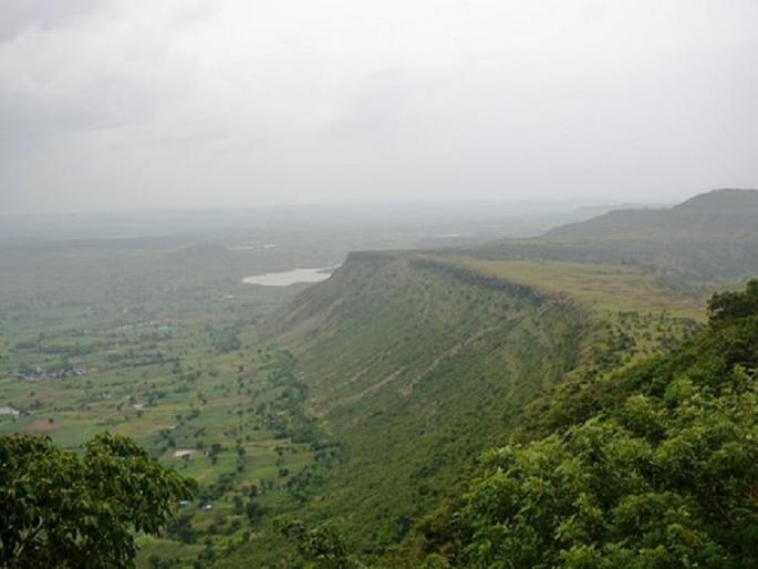 Bio Diversity Day: hill stations that enhances human life | Bio Diversity Day : मानवी जीवन समृद्ध करणारी माळराने Bio Diversity Day: hill stations that enhances human life | Bio Diversity Day : मानवी जीवन समृद्ध करणारी माळराने