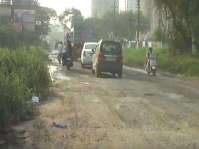 Kheda and Ahmednagar national highways; Ignorance of Mharkal Gram Panchayat | कल्याण-अहमदनगर राष्ट्रीय महामार्गावर खड्डे व सांडपाणी; म्हारळ ग्रामपंचायतीचे दुर्लक्ष Kheda and Ahmednagar national highways; Ignorance of Mharkal Gram Panchayat | कल्याण-अहमदनगर राष्ट्रीय महामार्गावर खड्डे व सांडपाणी; म्हारळ ग्रामपंचायतीचे दुर्लक्ष