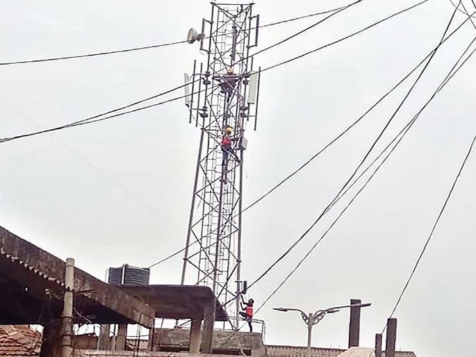 Unauthorized mobile tower at Mhasla; Complaint to the municipality | म्हसळा येथे अनधिकृत मोबाइल टॉवर; नगरपंचायतीकडे तक्रार Unauthorized mobile tower at Mhasla; Complaint to the municipality | म्हसळा येथे अनधिकृत मोबाइल टॉवर; नगरपंचायतीकडे तक्रार