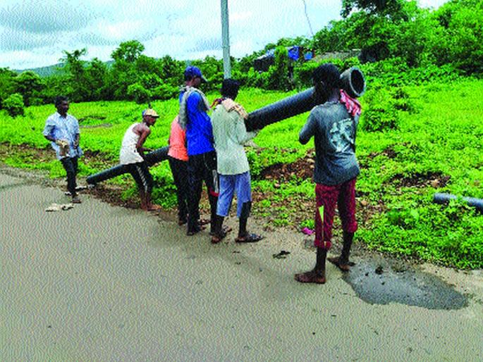 Moment found after 11 years of work of Mhasla tap water supply scheme | म्हसळा नळ पाणीपुरवठा योजनेच्या कामाला ११ वर्षांनी सापडला मुहूर्त