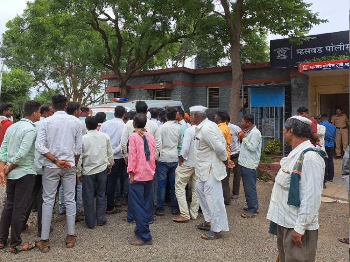 Sand dumper hit students at Panwan Fata Mhasvad Satara district, three injured | सातारा: पानवण फाटा येथे वाळूच्या डंपरने विद्यार्थ्यांना ठोकारले, तिघेजण जखमी Sand dumper hit students at Panwan Fata Mhasvad Satara district, three injured | सातारा: पानवण फाटा येथे वाळूच्या डंपरने विद्यार्थ्यांना ठोकारले, तिघेजण जखमी